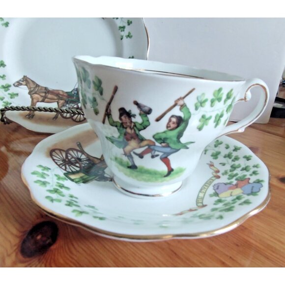 Rare Royal Standard Emerald Isle Two Cups & Saucers & Four Bread Plates 6.5" - Picture 9 of 16